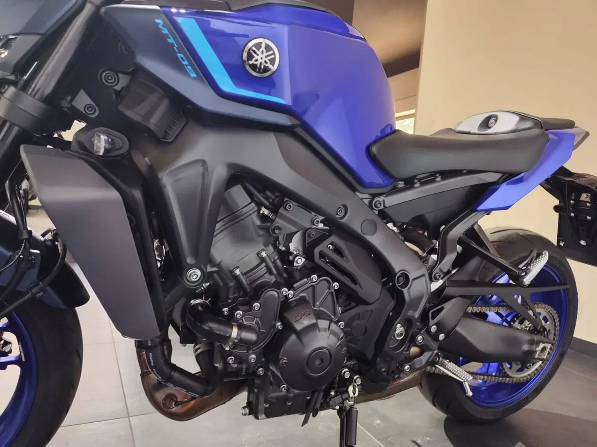 Yamaha MT-09 Y-AMT (2024 - 26) (6)