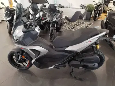 Aprilia SR GT 400 (2026) usata