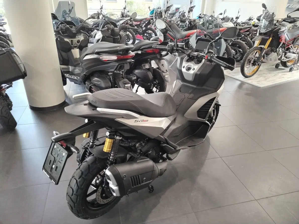 Aprilia SR GT 400 (2026) (3)