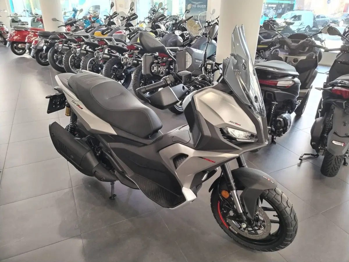 Aprilia SR GT 400 (2026) (4)
