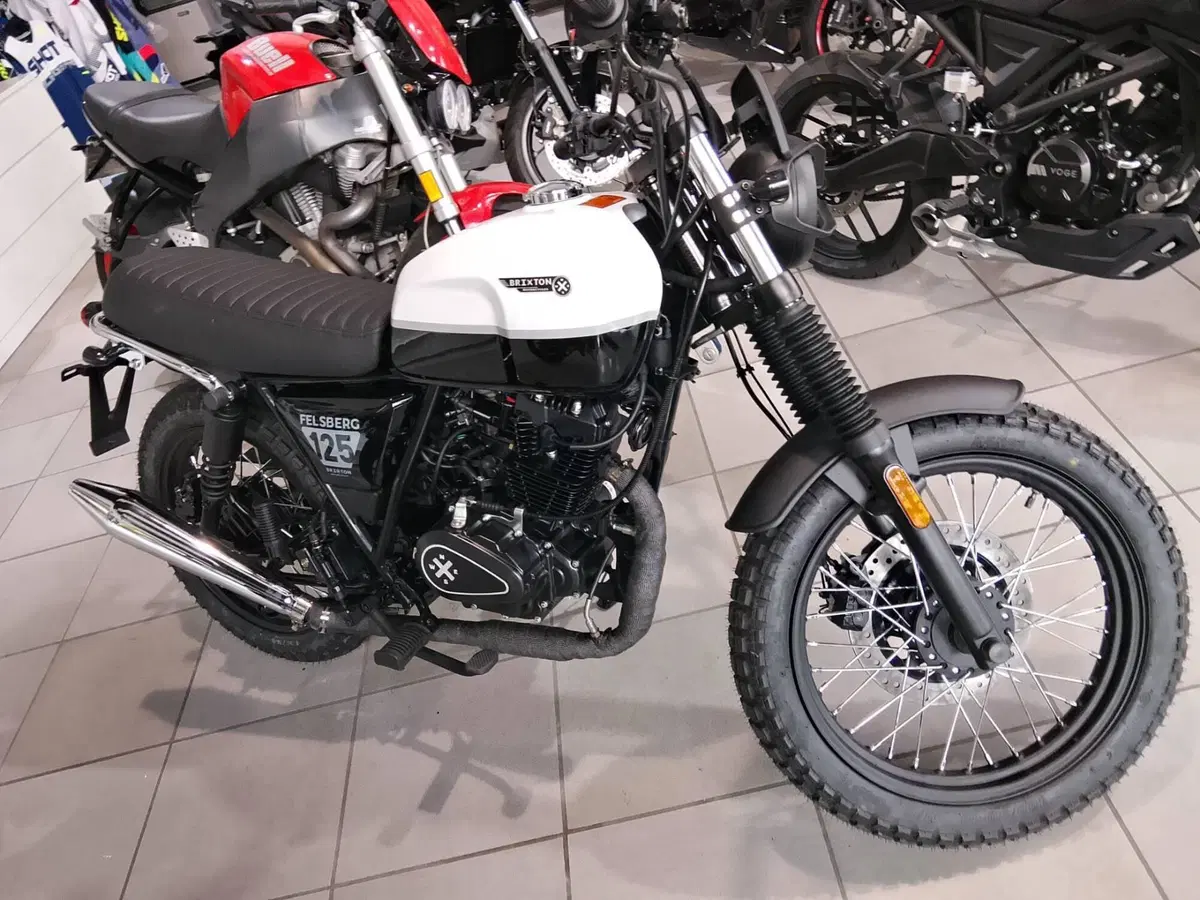 Brixton Motorcycles Cromwell 125 ABS (2021 - 26) (2)