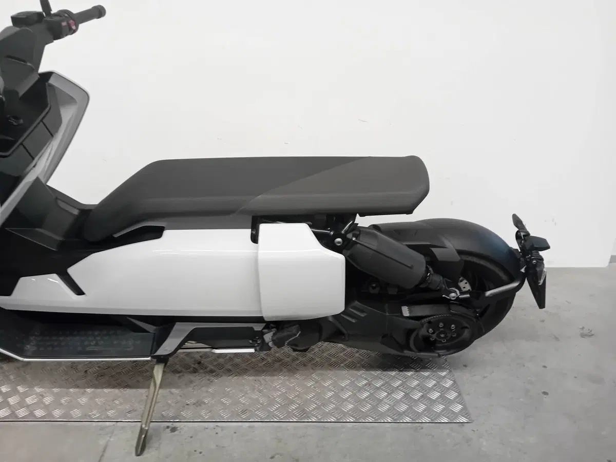 Bmw CE 04 (2021 - 25) (5)