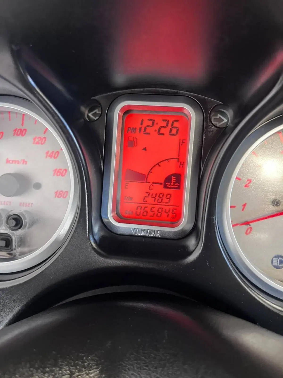 Yamaha T-Max 500 (2004 - 07) (5)