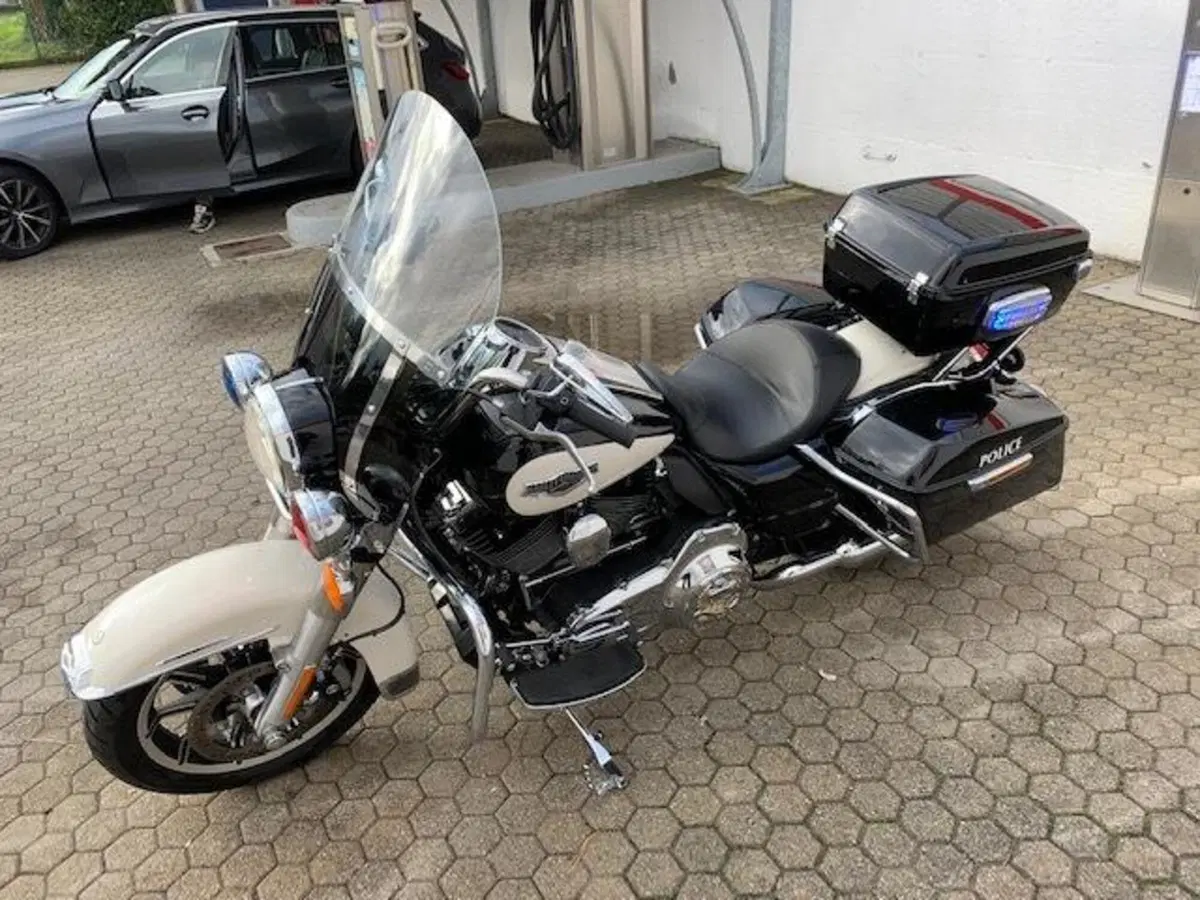 Harley-Davidson 107 Road King (2017) - FLHR (2)