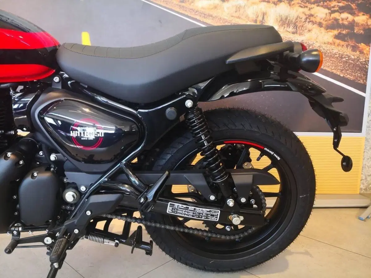 Royal Enfield HNTR 350 (2022 - 26) (9)