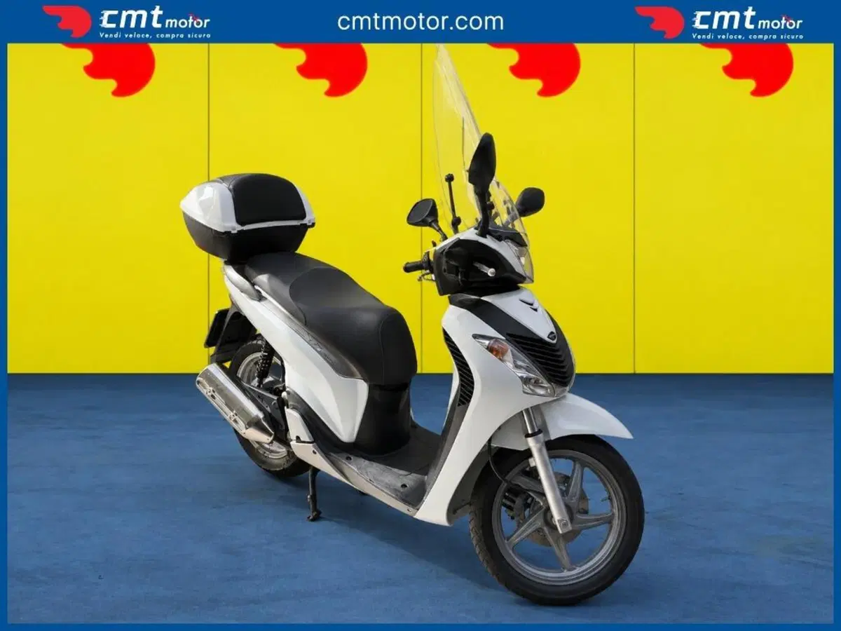 Honda SH 150i (2009 - 12) (2)