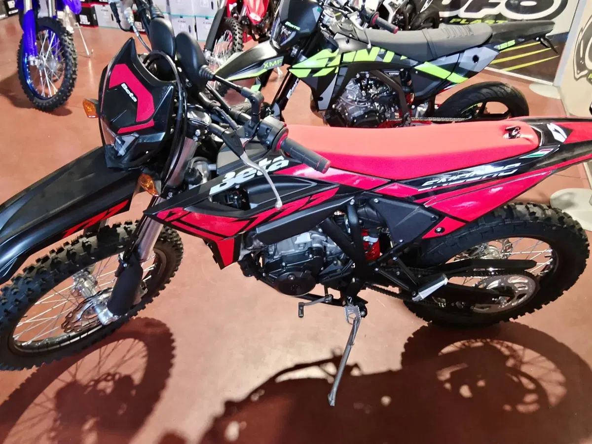 Betamotor RR 125 4T Enduro T (2025 - 26) (2)