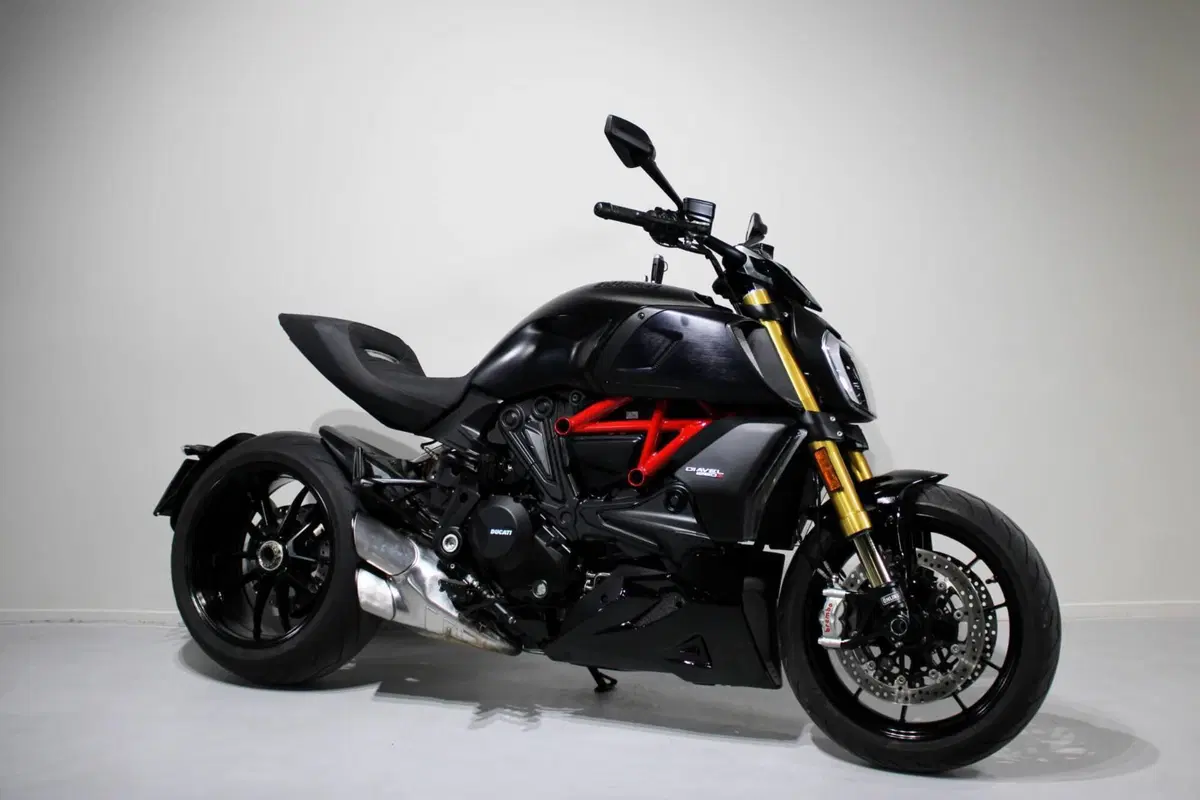 Ducati Diavel 1260 S (2021 - 22) (2)