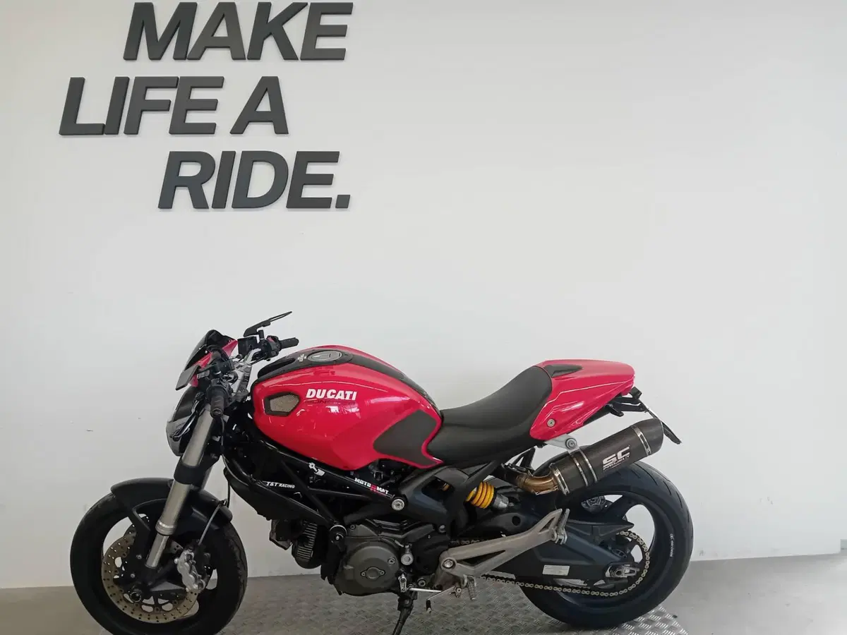 Ducati Monster 696 (2008 - 13) (2)
