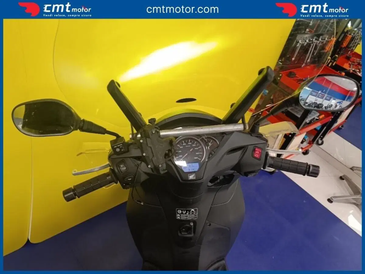 Honda SH 300 i ABS (2016 - 20) (7)