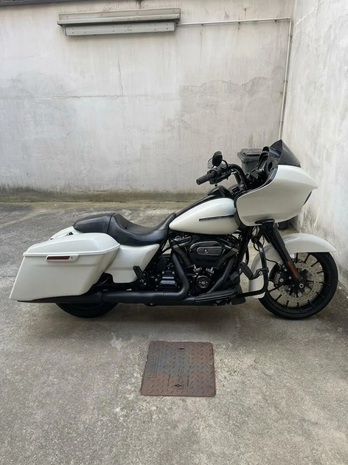 Harley-Davidson 107 Road Glide Special (2017 - 18) - FLTRXS (4)