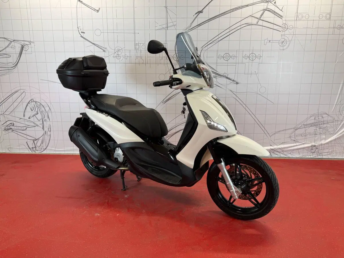 Piaggio Beverly 350 Tourer (2020) (2)