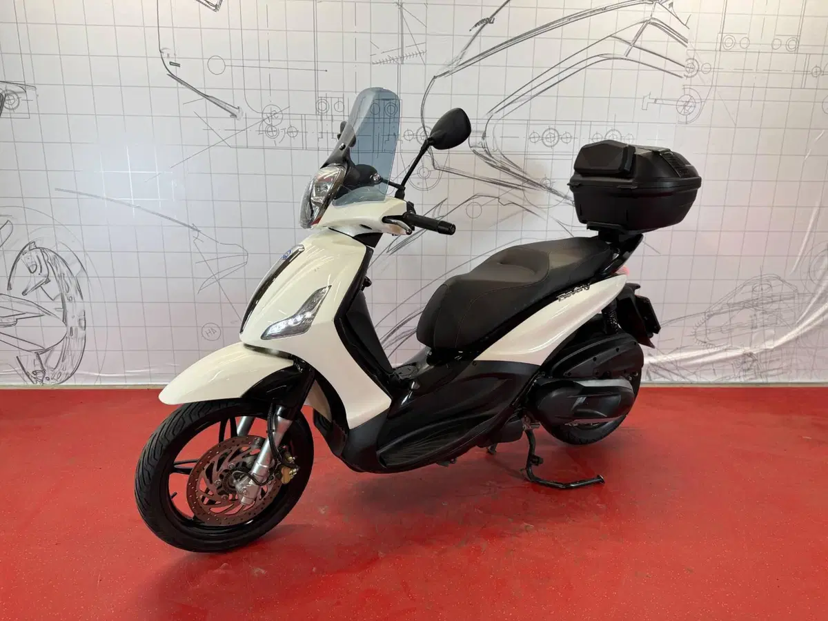 Piaggio Beverly 350 Tourer (2020) (4)
