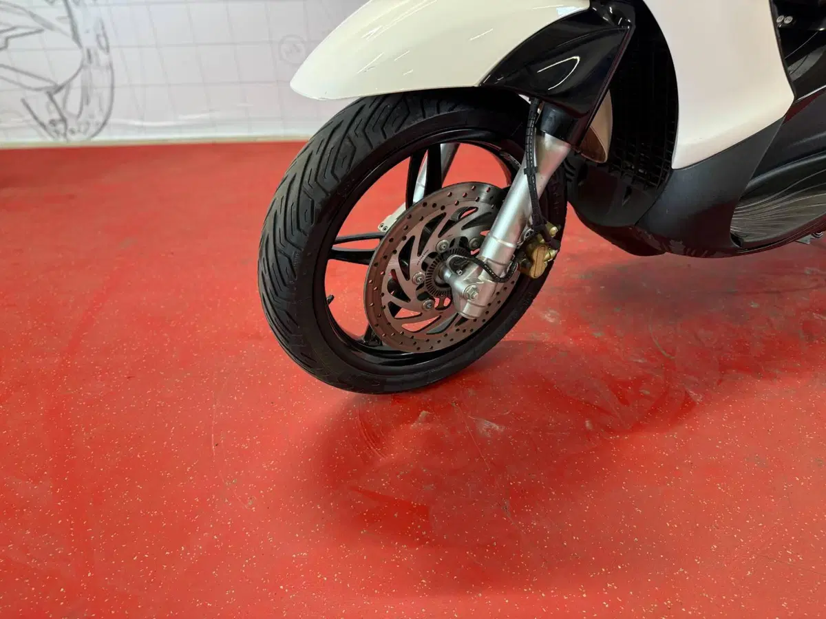 Piaggio Beverly 350 Tourer (2020) (12)