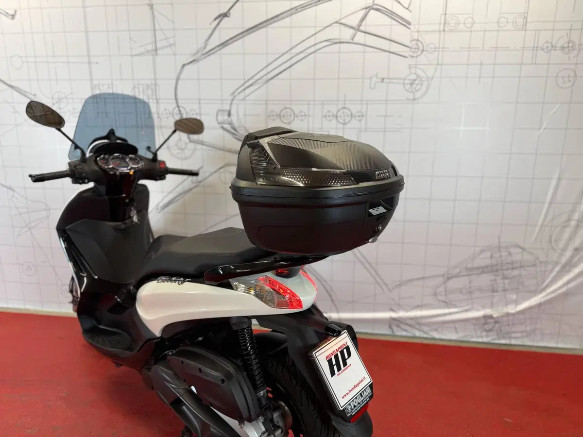 Piaggio Beverly 350 Tourer (2020) (15)