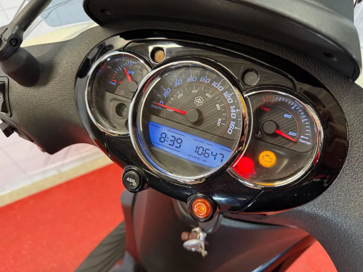 Piaggio Beverly 350 Tourer (2020) (6)