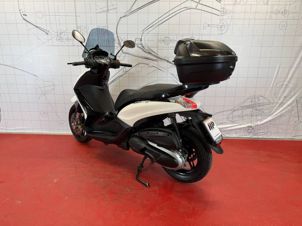 Piaggio Beverly 350 Tourer (2020) (5)