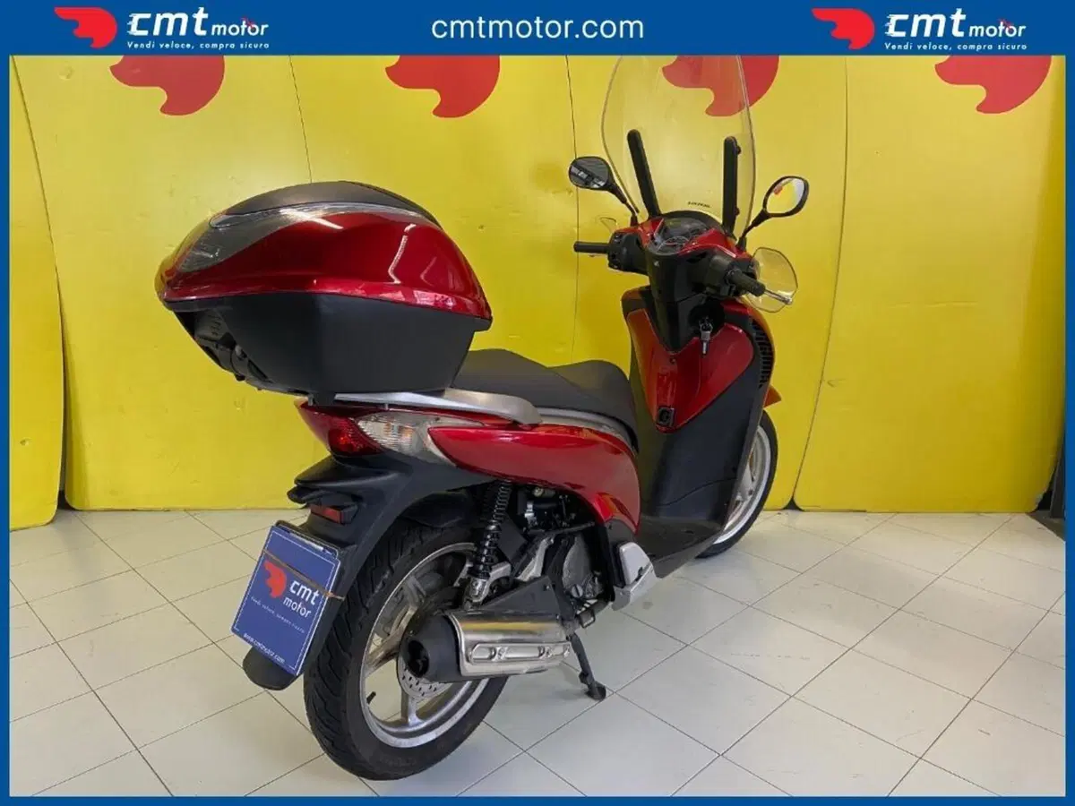 Honda SH 150i (2009 - 12) (4)