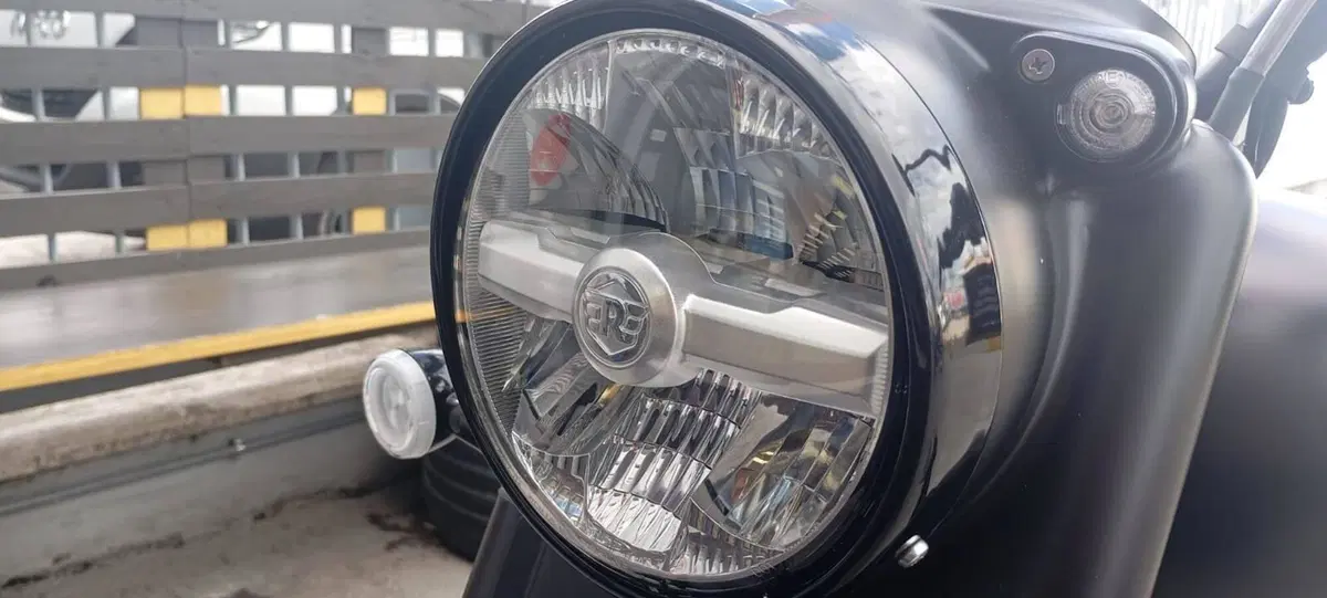 Royal Enfield Classic 350 (2021 - 26) (3)