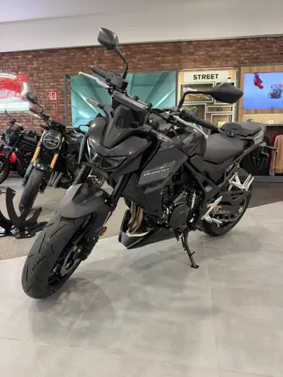 Honda CB 750 Hornet (2026) nuova