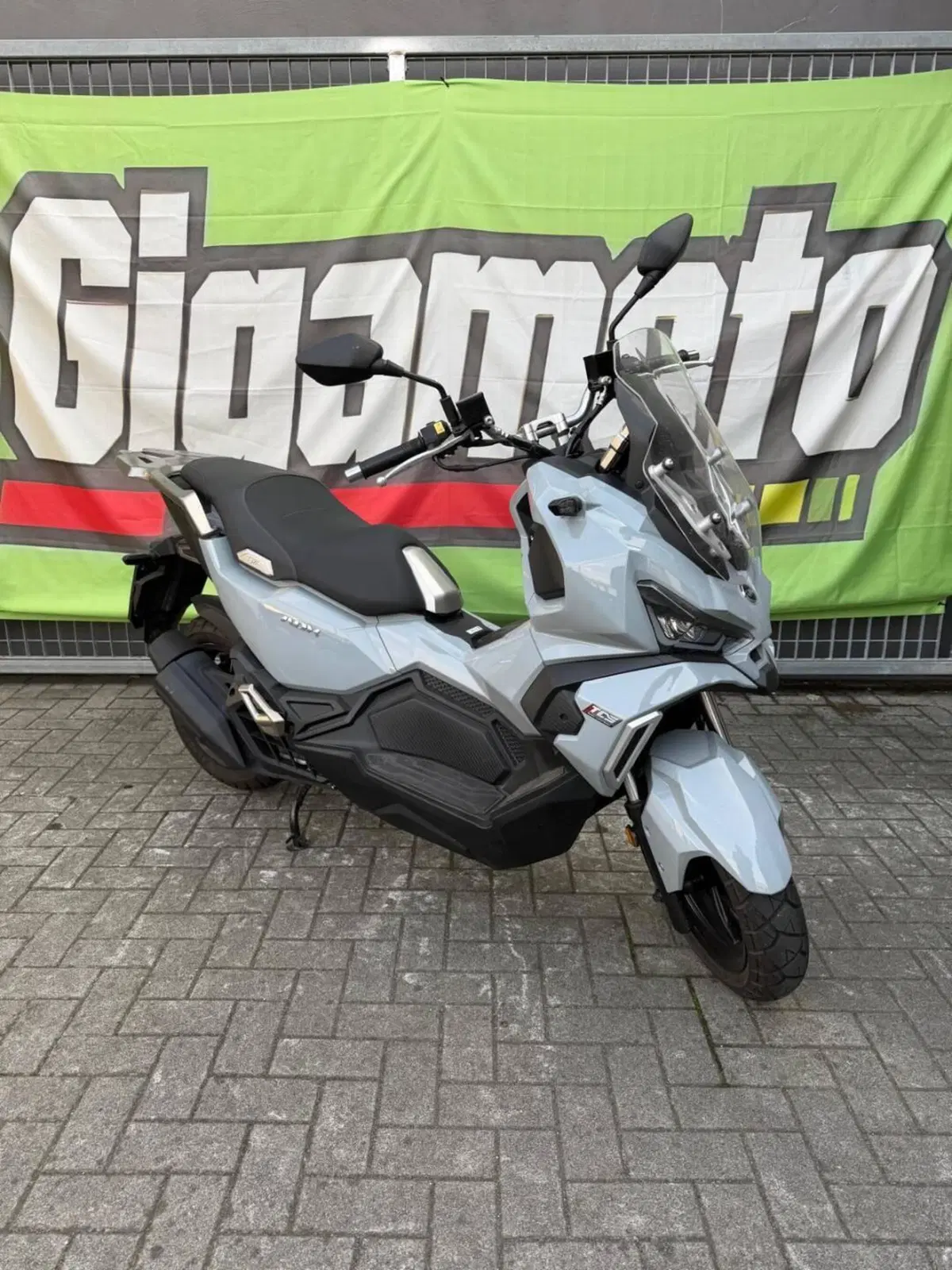 Sym ADX 125 (2025 - 26) (3)