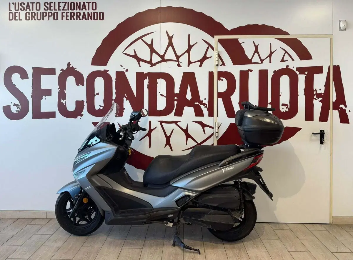 Kymco X-Town 300i ABS (2016 - 20) (4)