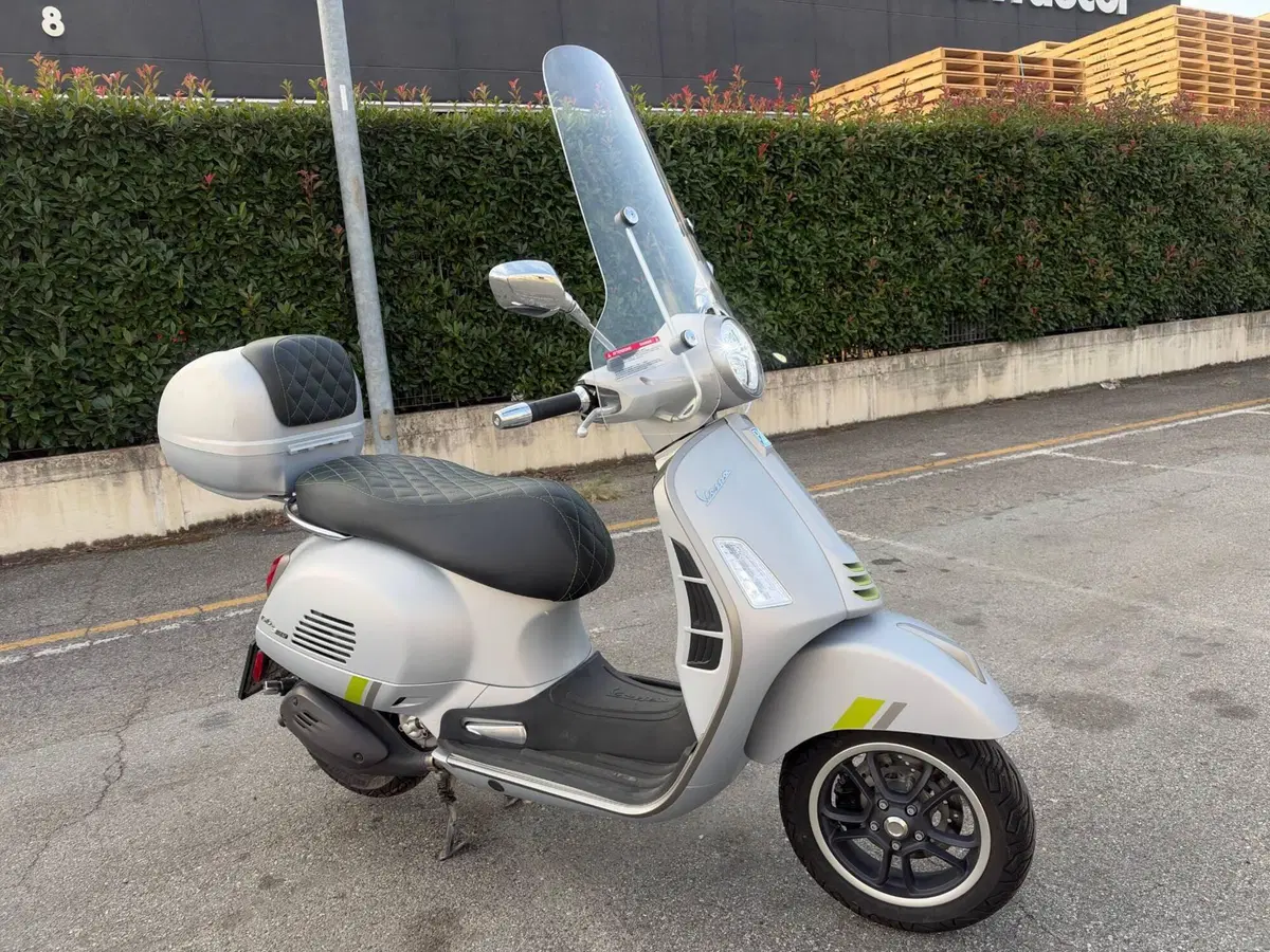 Vespa GTS 300 Super Tech (2023 - 24)