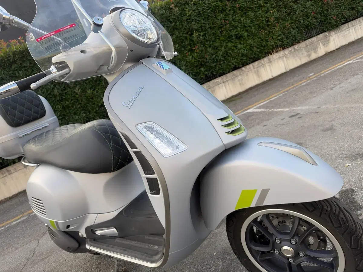 Vespa GTS 300 Super Tech (2023 - 24) (7)