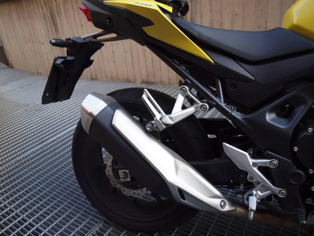 Honda CB 750 Hornet (2023 - 24) (6)