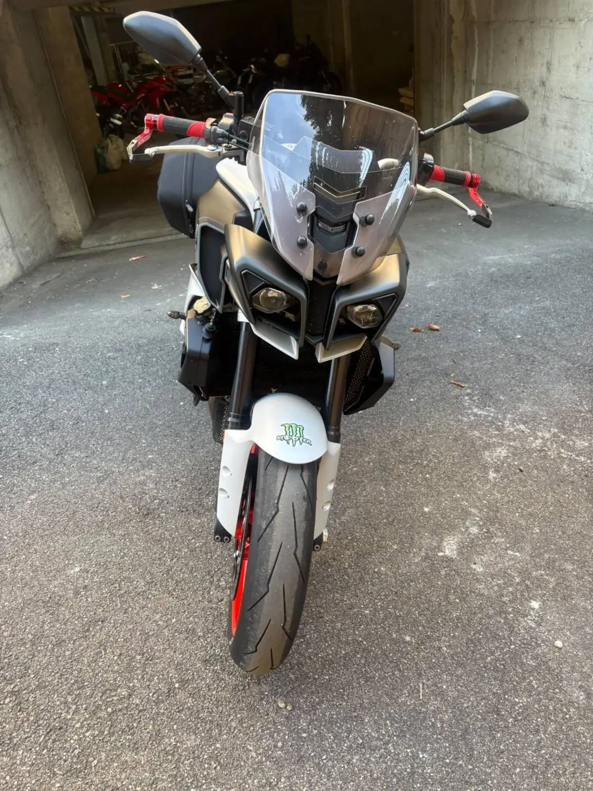 Yamaha MT-10 (2017 - 20) (3)