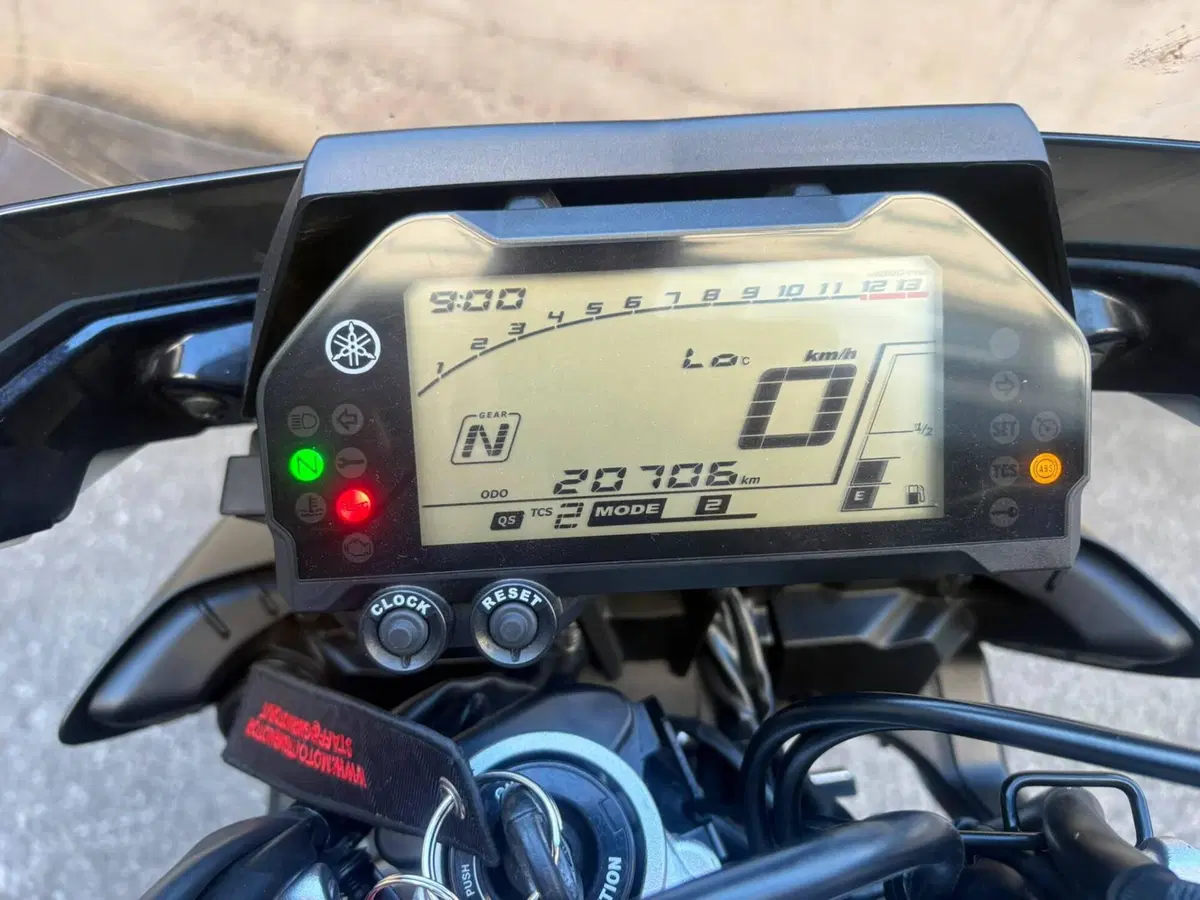 Yamaha MT-10 (2017 - 20) (4)