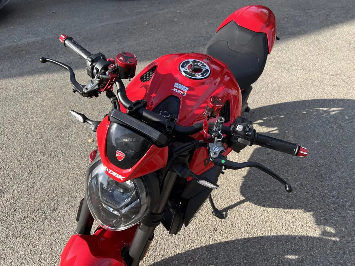 Ducati Monster 890 + (2026) (2)