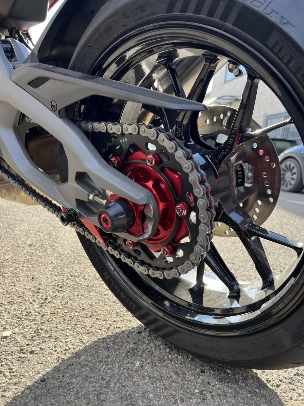 Ducati Monster 890 + (2026) (5)
