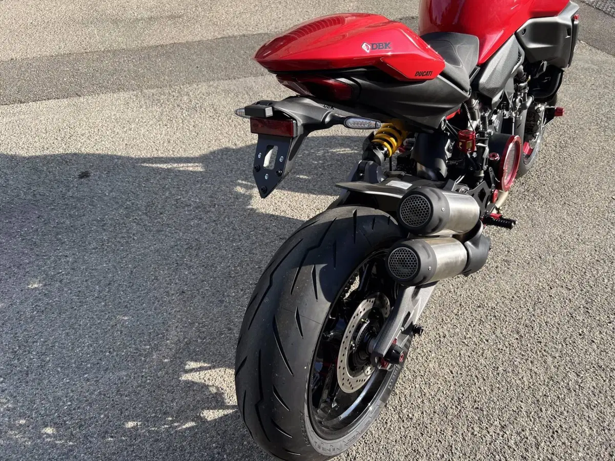 Ducati Monster 890 + (2026) (6)