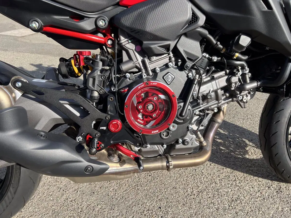 Ducati Monster 890 + (2026) (7)