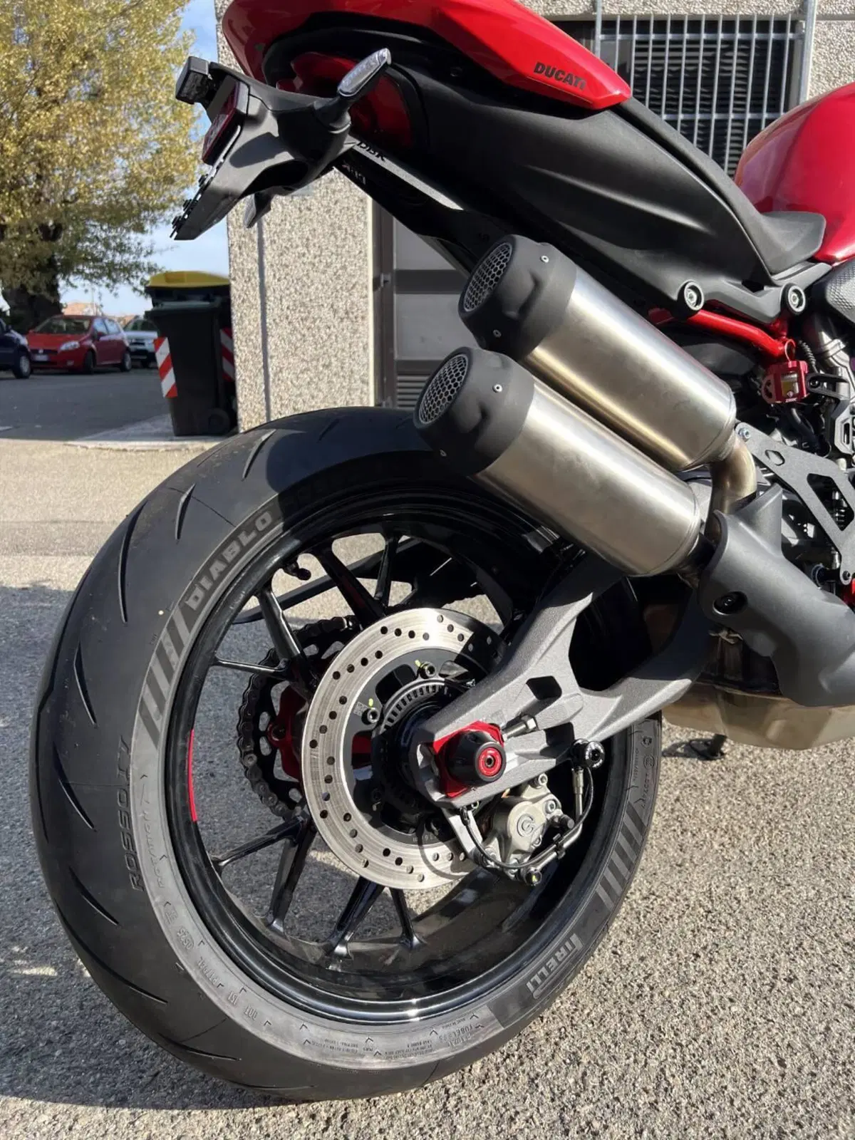Ducati Monster 890 + (2026) (10)