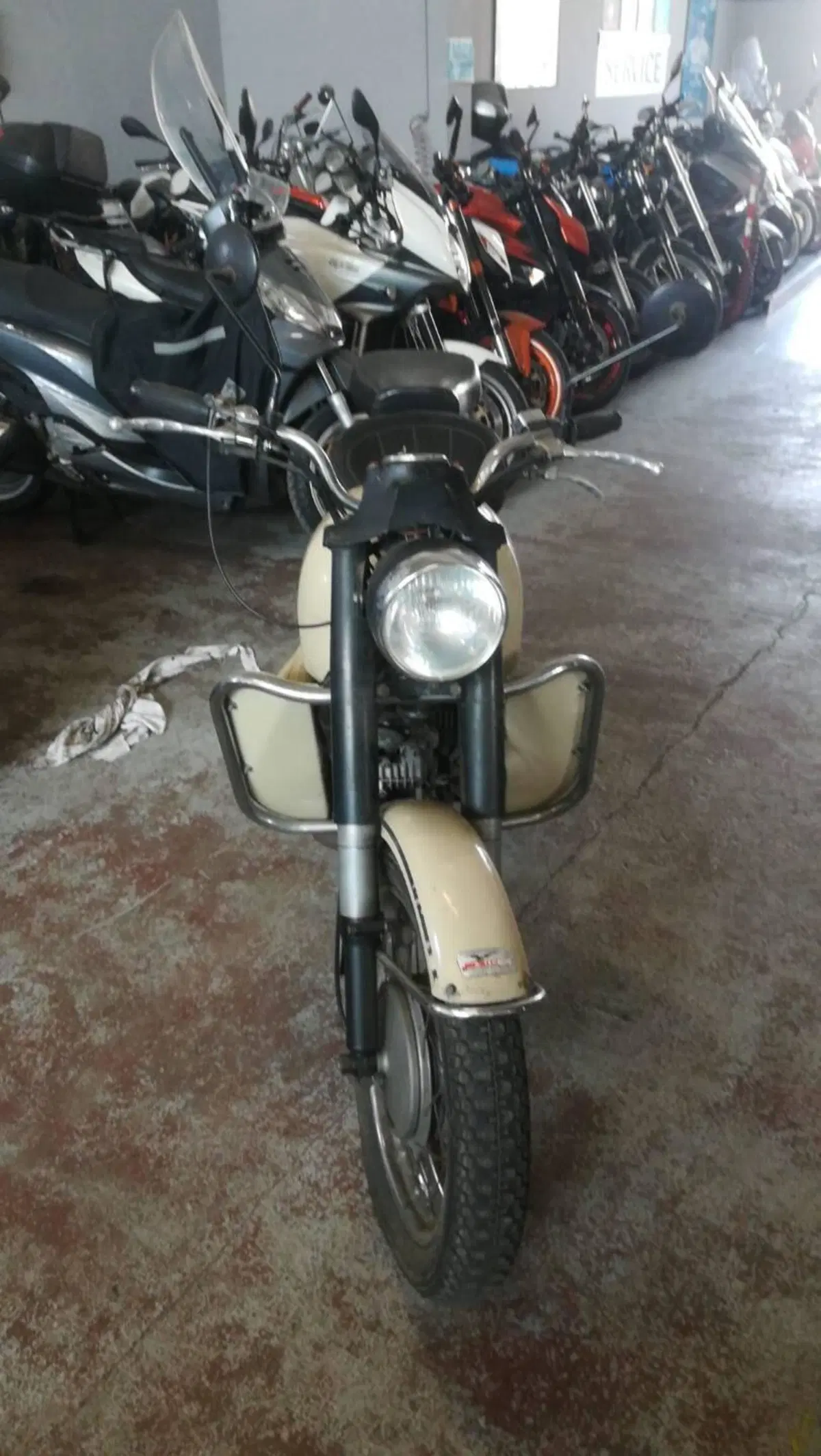 Moto Guzzi Falcone Sahara (5)