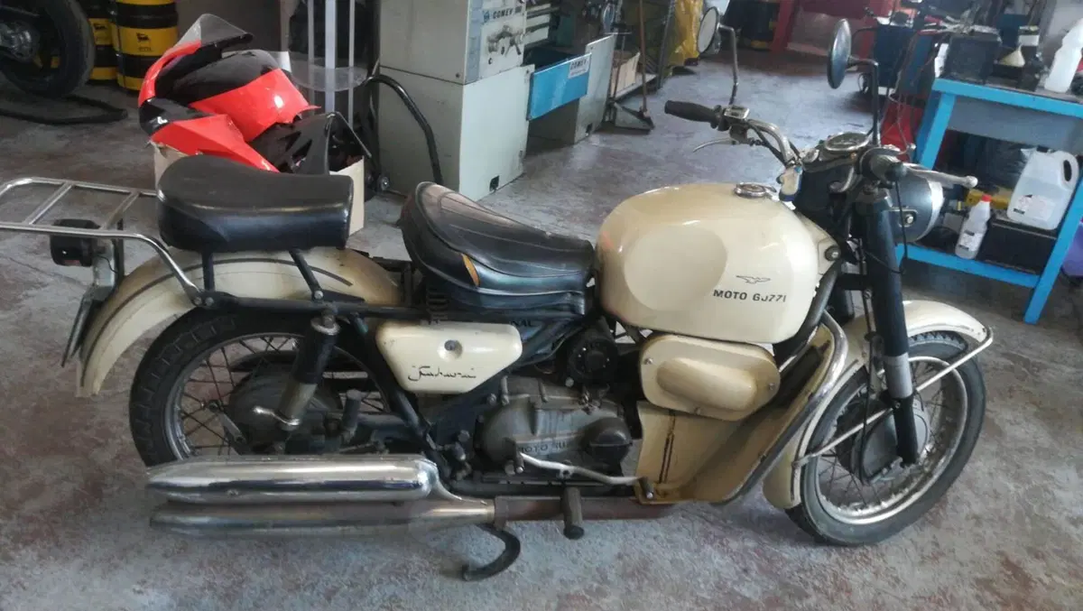 Moto Guzzi Falcone Sahara (6)