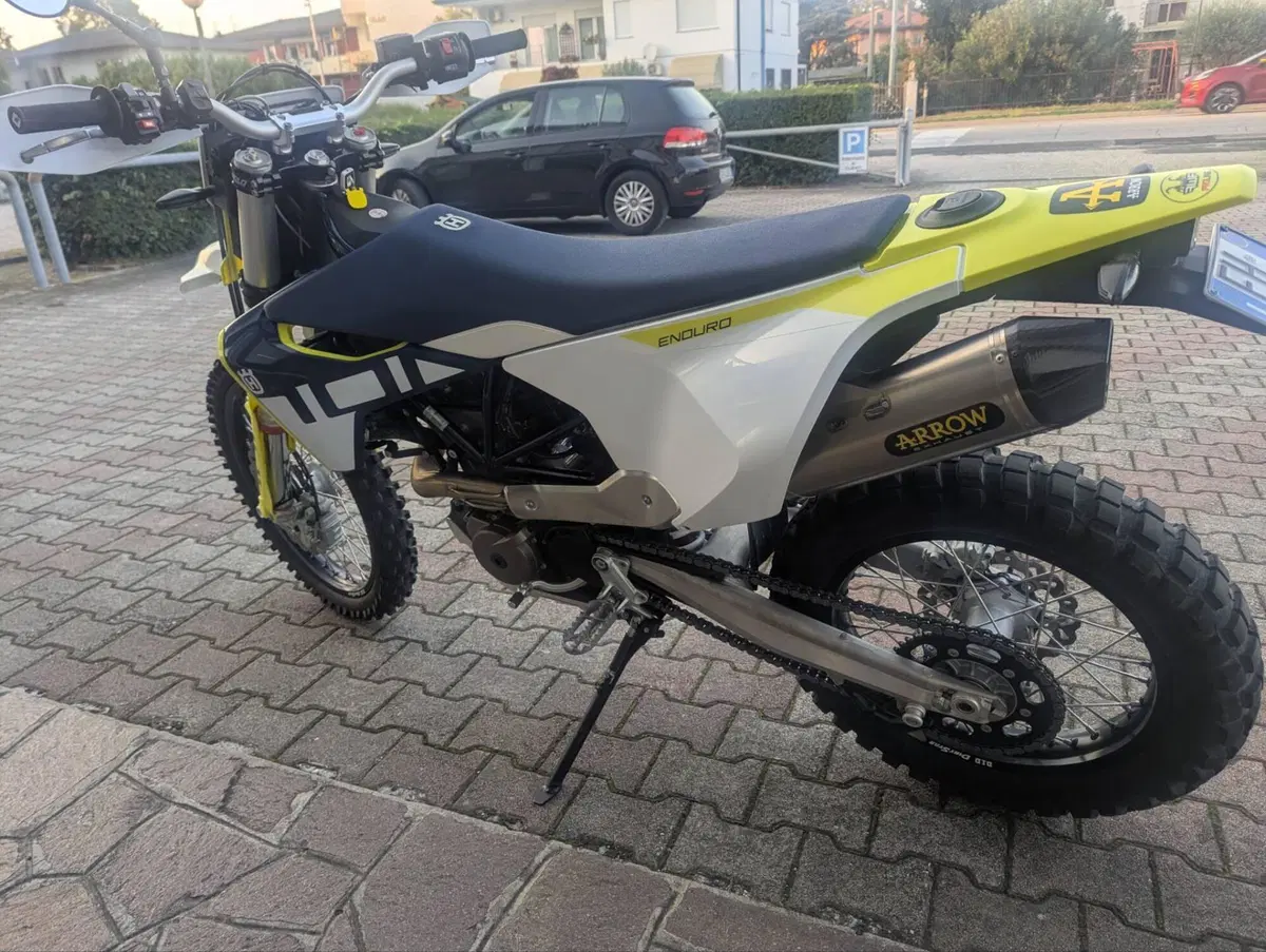 Husqvarna 701 Enduro (2023 - 25) (4)