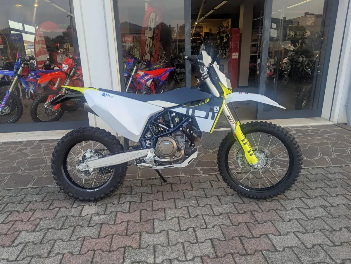 Husqvarna 701 Enduro (2023 - 25) (7)