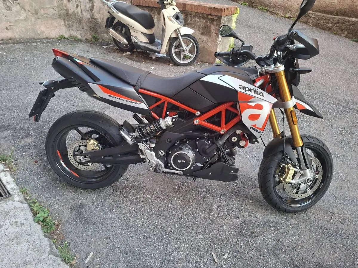 Aprilia Dorsoduro 900 (2017 - 20) (3)