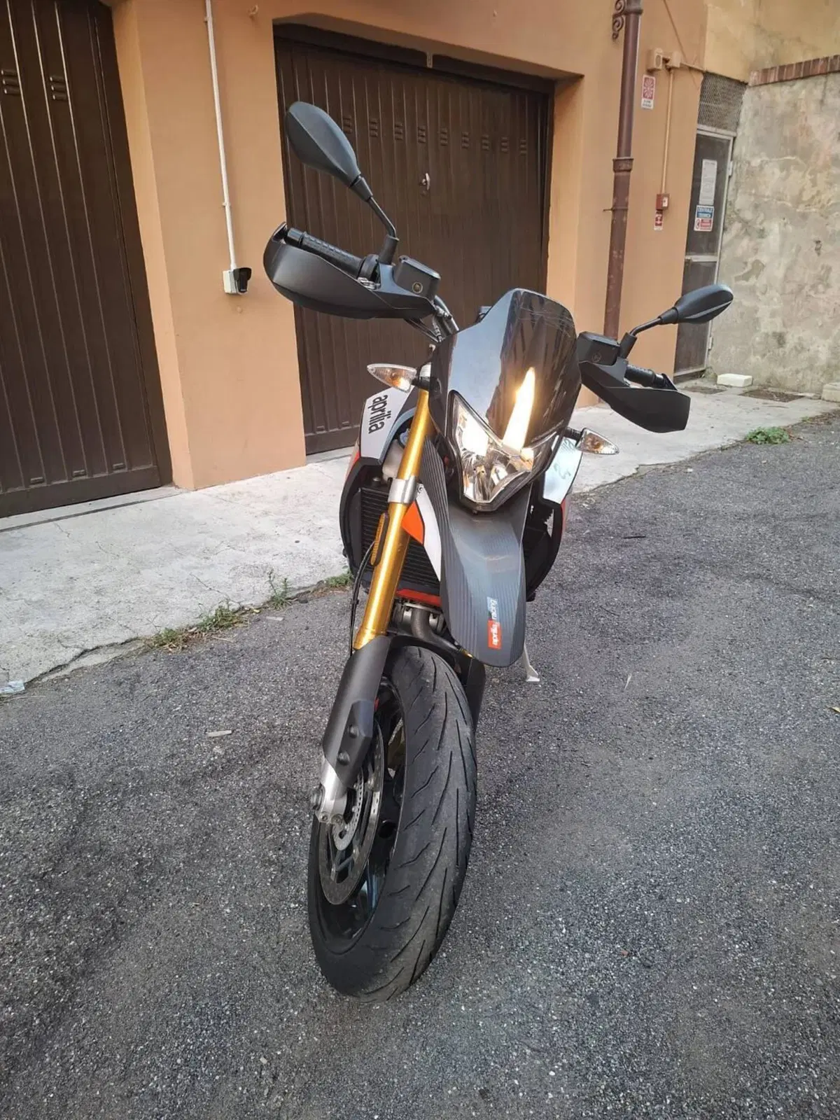 Aprilia Dorsoduro 900 (2017 - 20) (6)