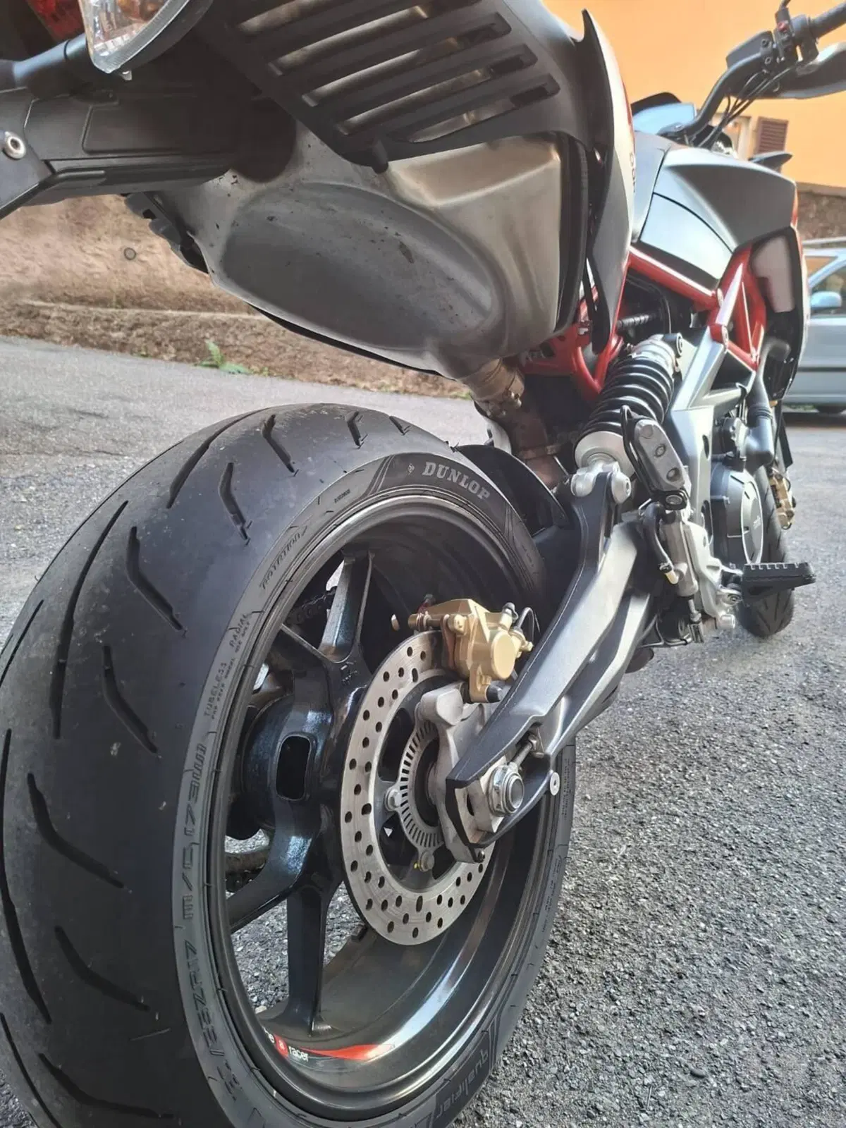 Aprilia Dorsoduro 900 (2017 - 20) (7)