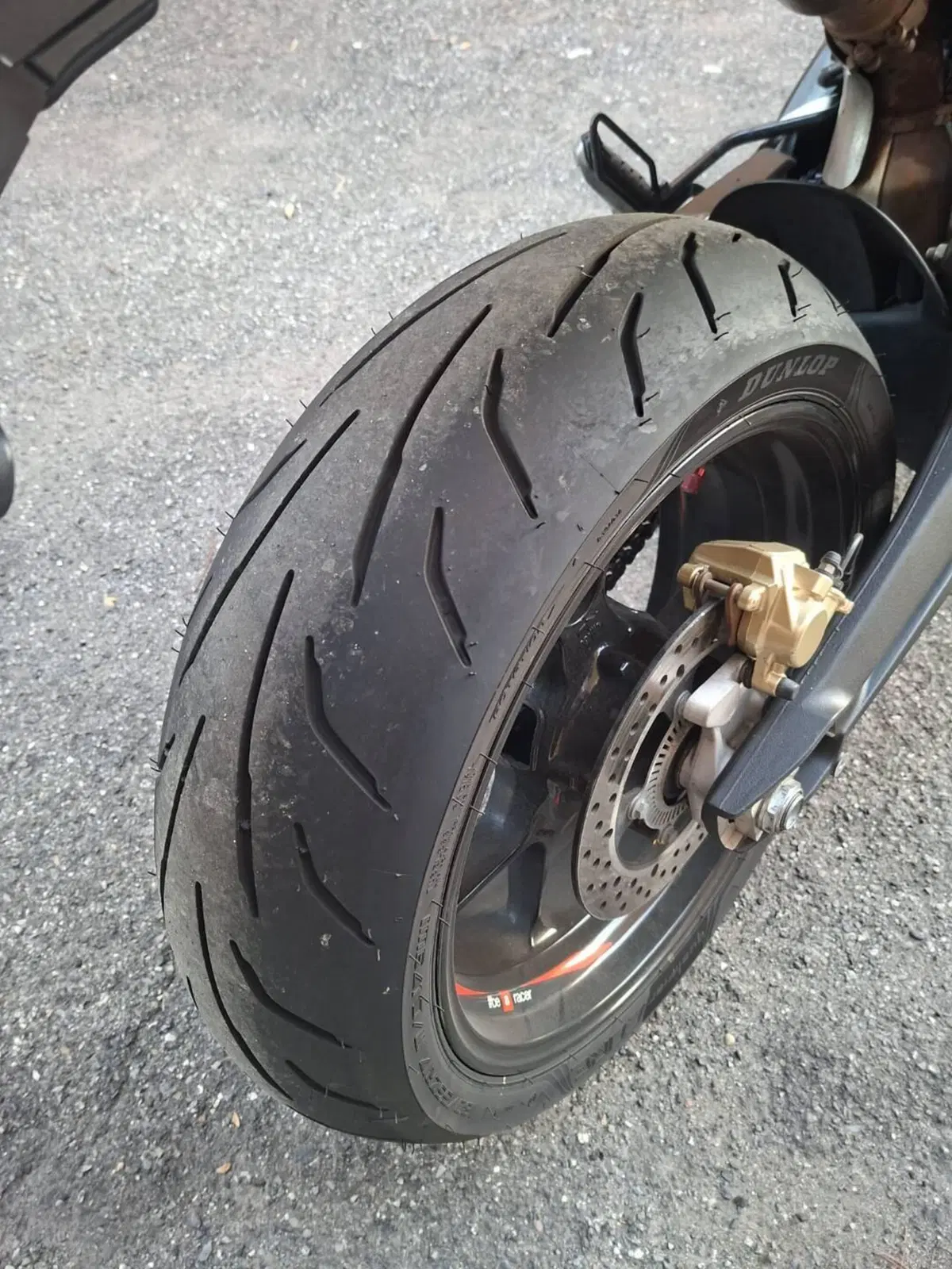 Aprilia Dorsoduro 900 (2017 - 20) (8)