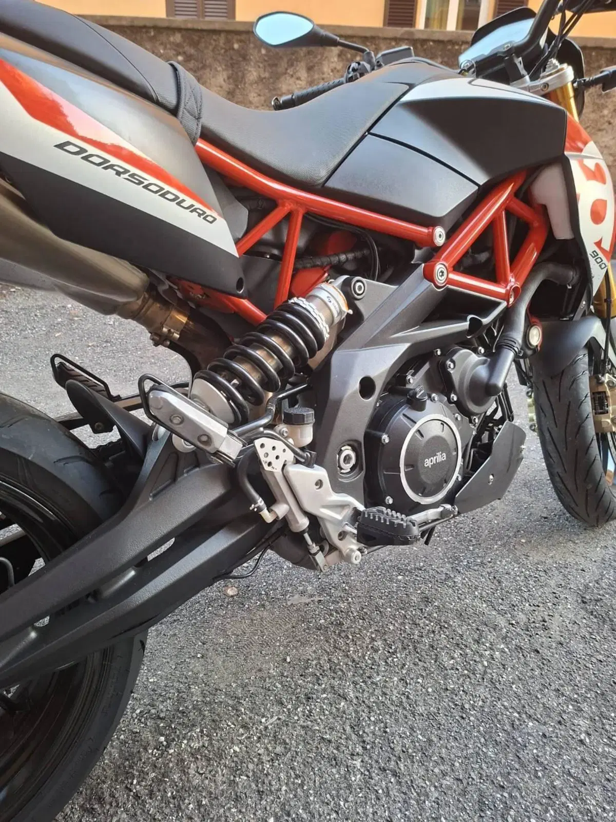 Aprilia Dorsoduro 900 (2017 - 20) (11)