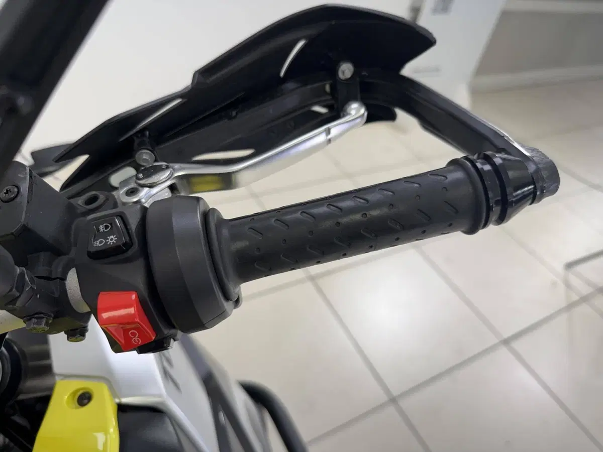 Aprilia Tuareg 660 (2022 - 24) (11)