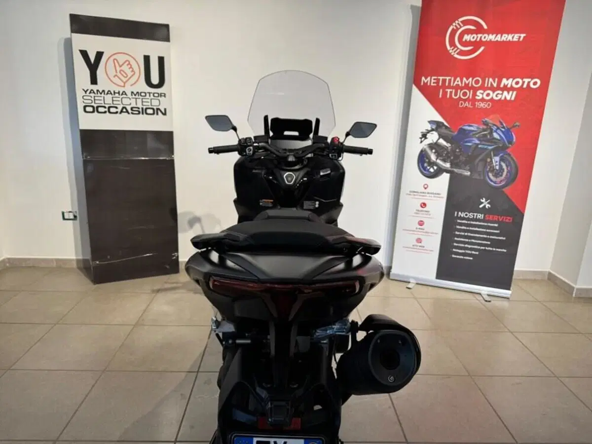 Yamaha T-Max 560 Tech Max (2025 - 26) (4)