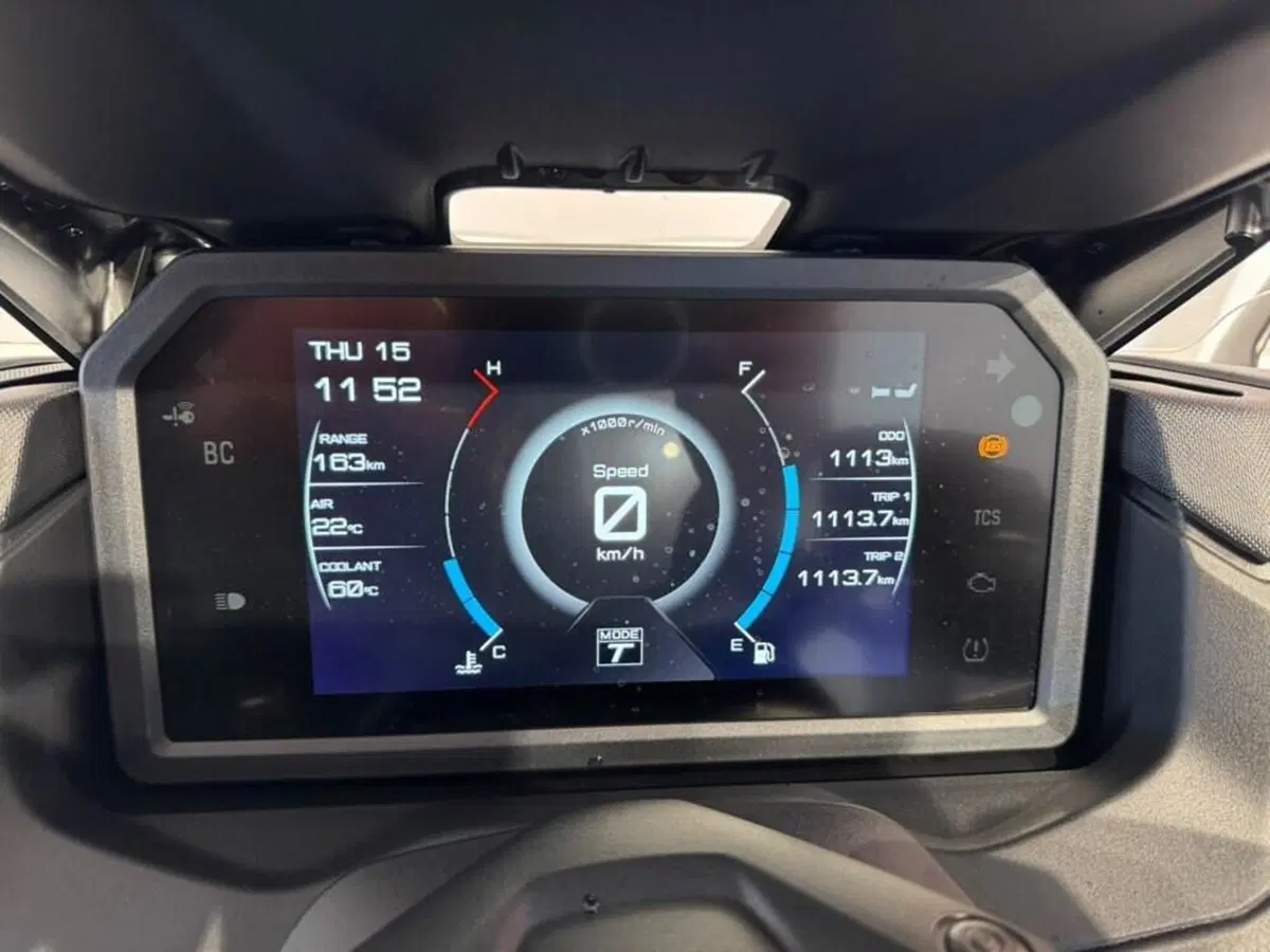 Yamaha T-Max 560 Tech Max (2025 - 26) (5)