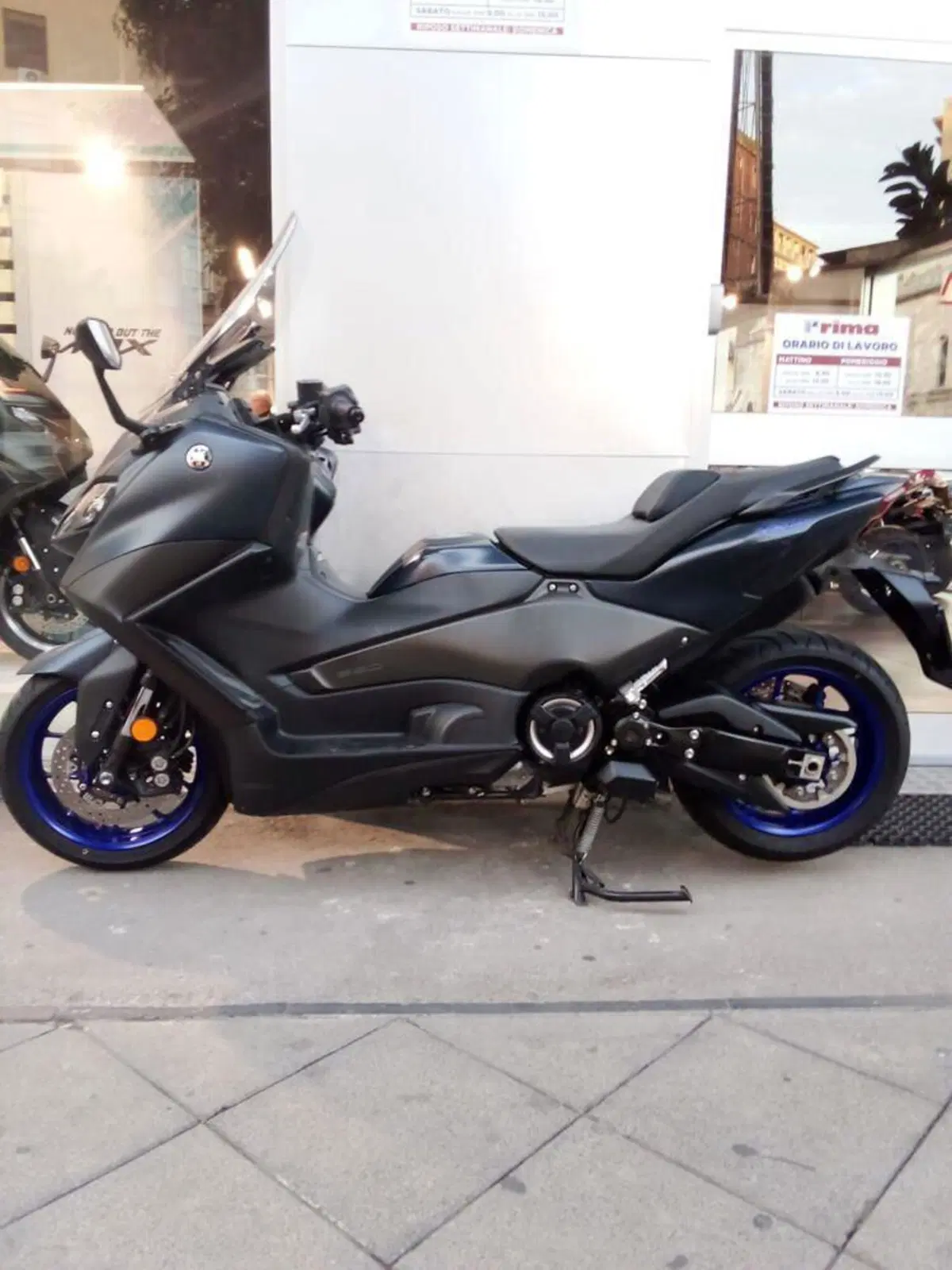 Yamaha T-Max 560 (2022 - 24) (3)