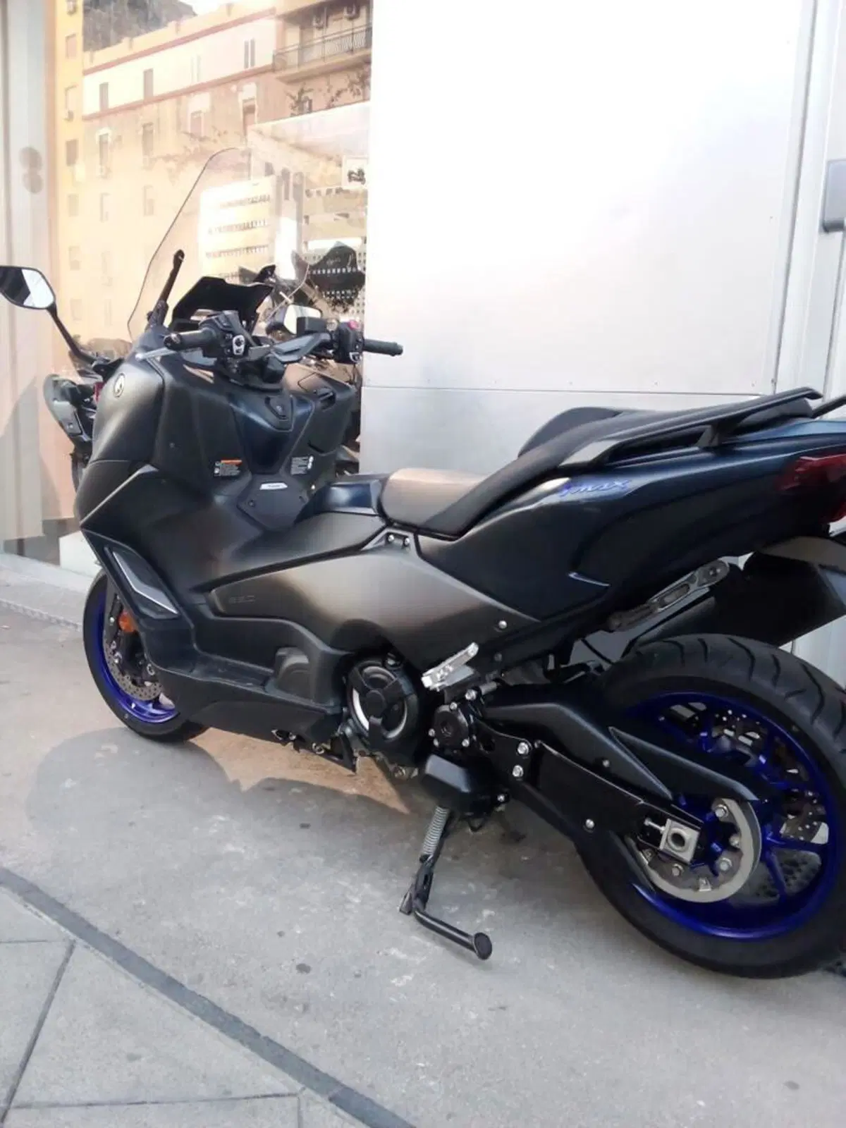 Yamaha T-Max 560 (2022 - 24) (4)